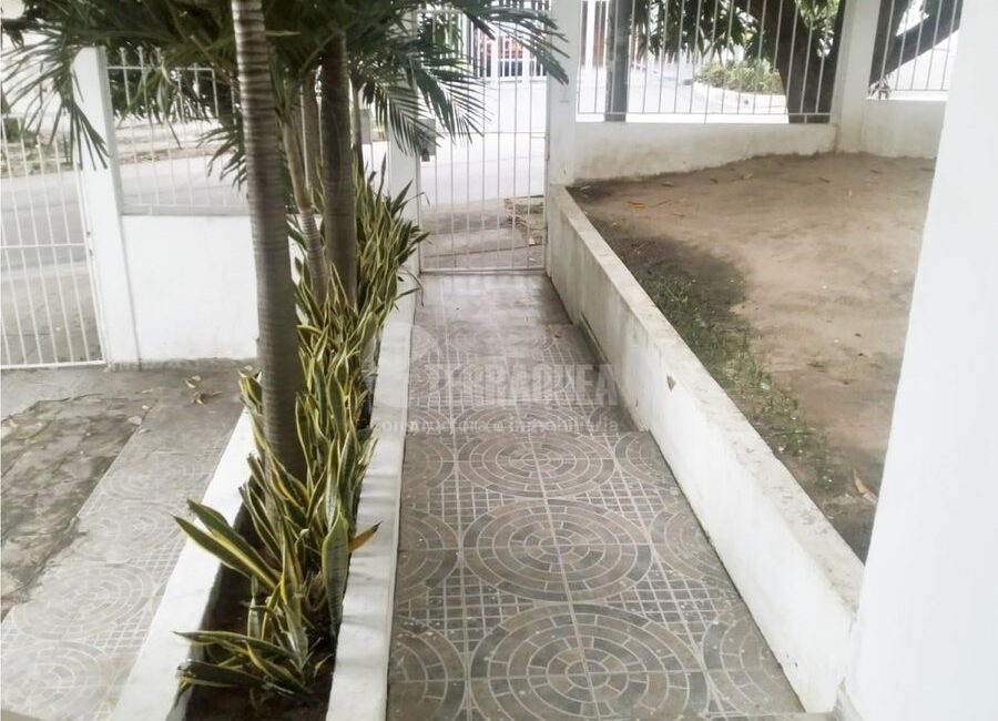 SE VENDE CASA EN ALTAMIRA