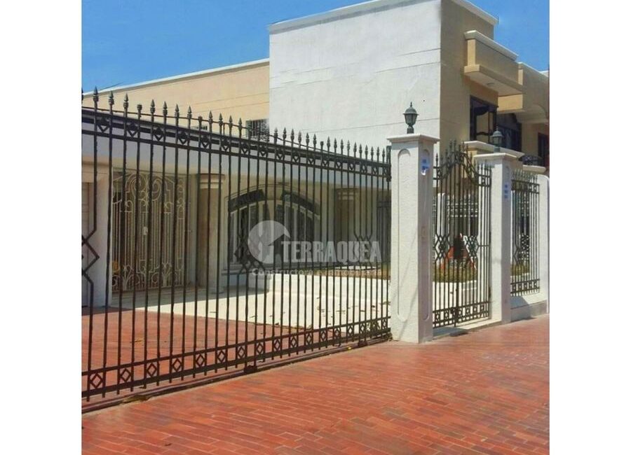 SE VENDE CASA EN ALTAMIRA