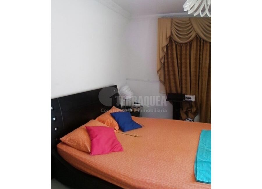 SE VENDE CASA EN EL RECREO