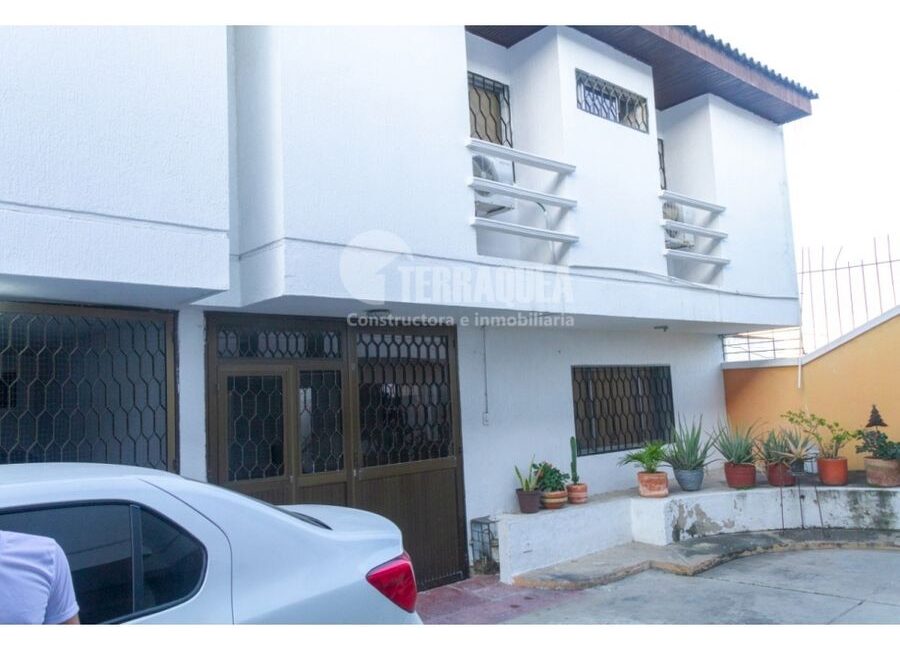 SE VENDE CASA DUPLEX EN EL ROSARIO