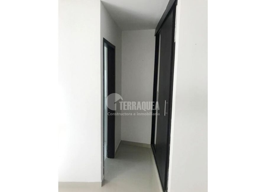 SE VENDE APARTAMENTO EN EL RECREO