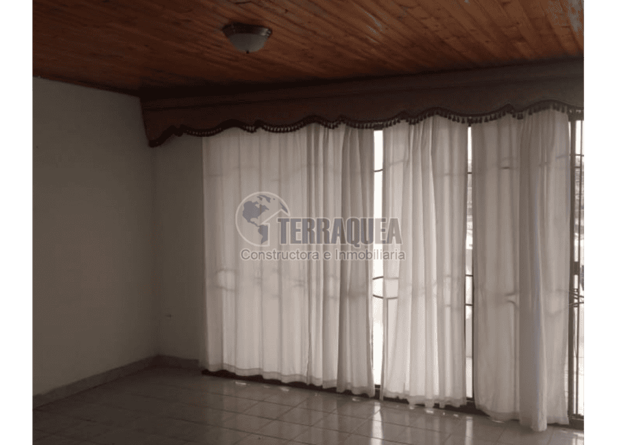 VENTA DE CASA + APARTAMENTO Y APARTAESTUDIO EN BARRIO LAS MERCEDES