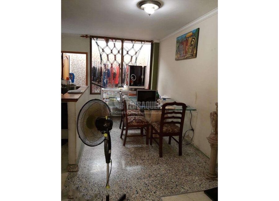 SE VENDE CASA DÚPLEX EN EL BARRIO ABAJO