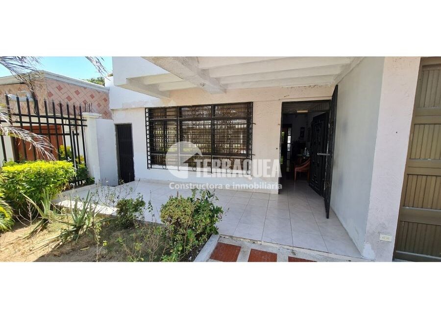 SE VENDE CASA EN LOS JOBOS