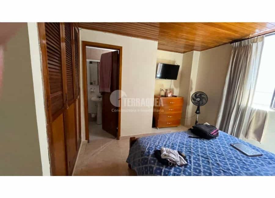 SE VENDE APARTAMENTO EN LAS DELICIAS