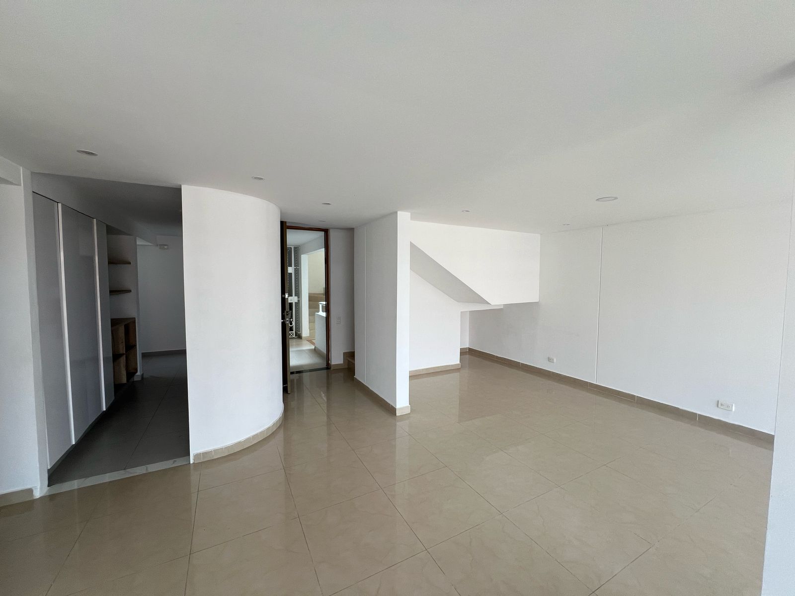 WhatsApp-Image-2025-04-16-at-16.37.42-5