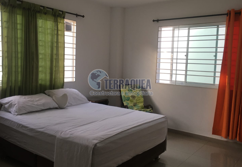 Casa+2 Apartamentos en Los Alpes