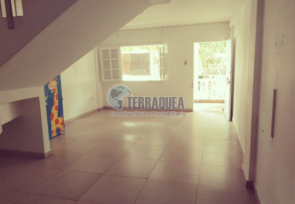 Casa 3 niveles en El Prado