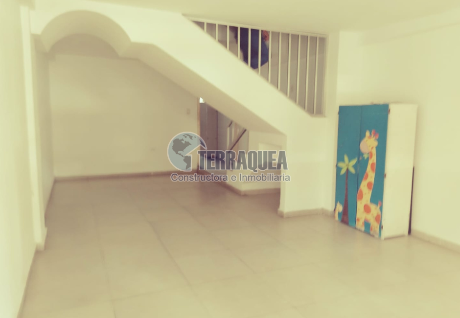 Casa 3 niveles en El Prado