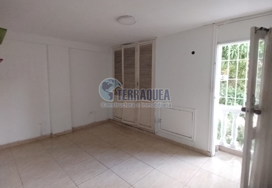 Casa 3 niveles en El Prado