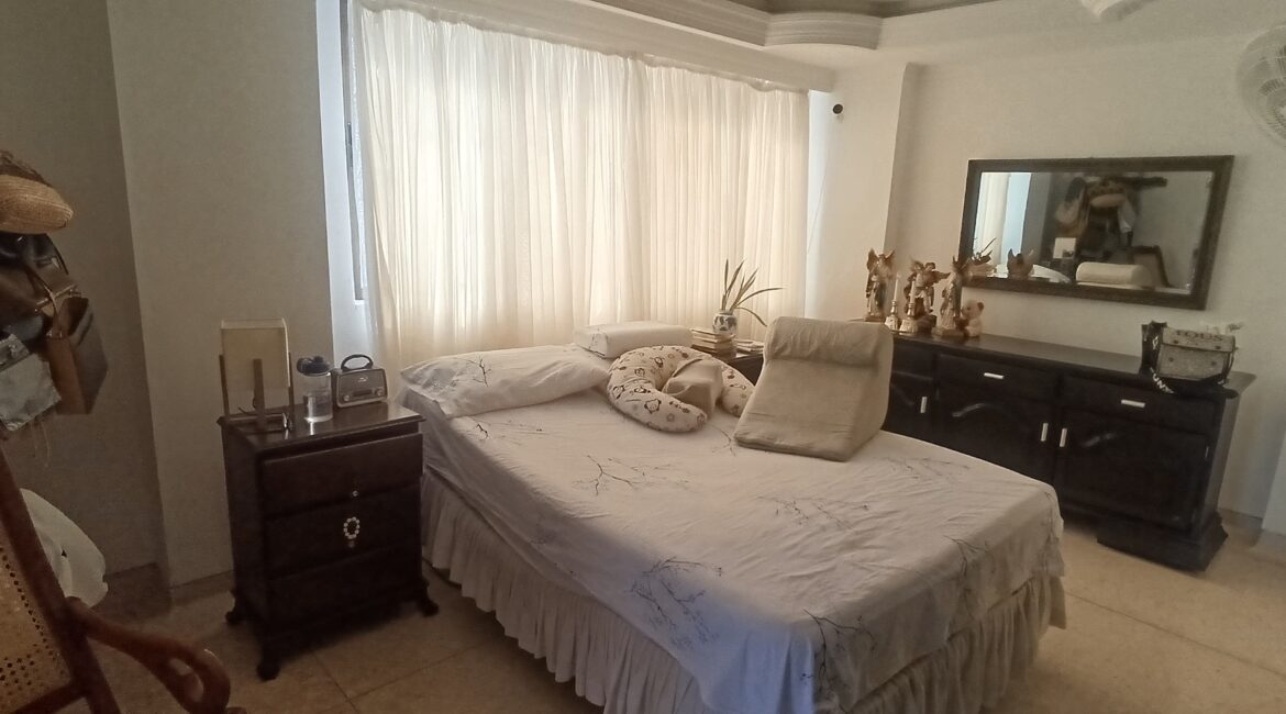Casa 3 niveles en Riomar