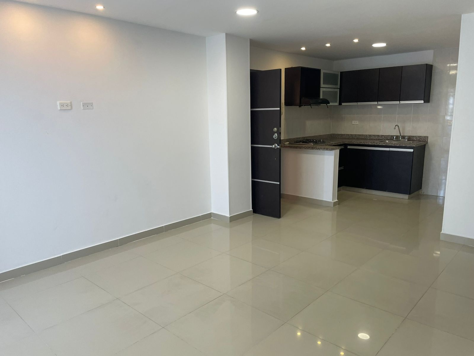 WhatsApp-Image-2025-05-15-at-17.48.42