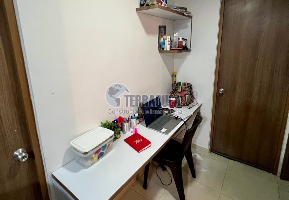Apartamento en Puerta Dorada, Conj. La Isla